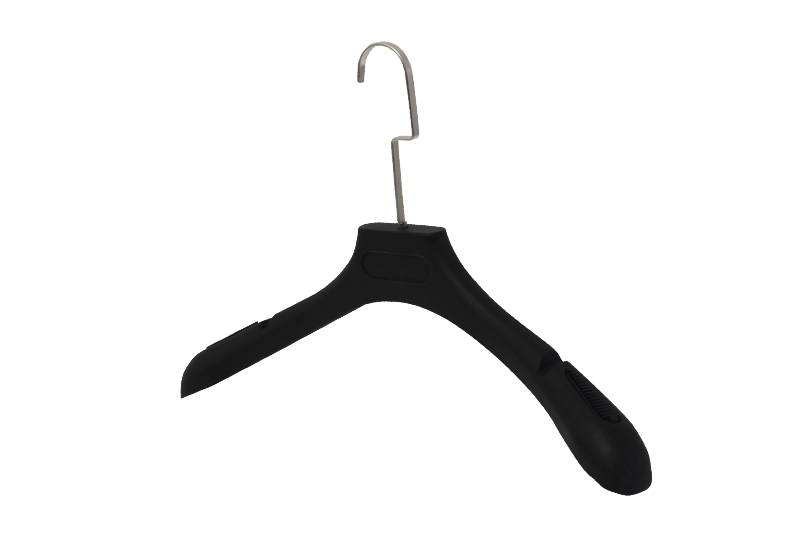 Black Fashionable Metal Hook Plastic Hanger