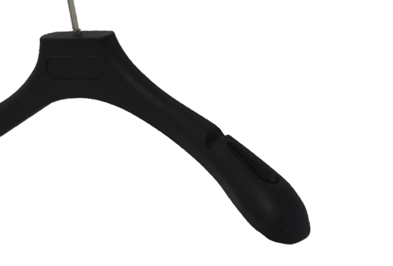 Black Fashionable Metal Hook Plastic Hanger